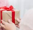 Unspoken Rules of Gift Giving to Girlfriend You Should Know